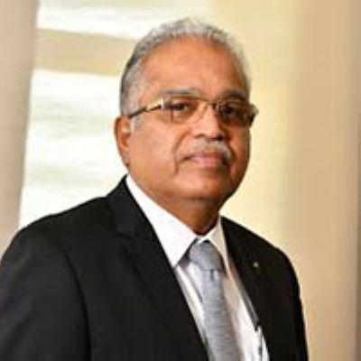 Dr Davis Kallukaran