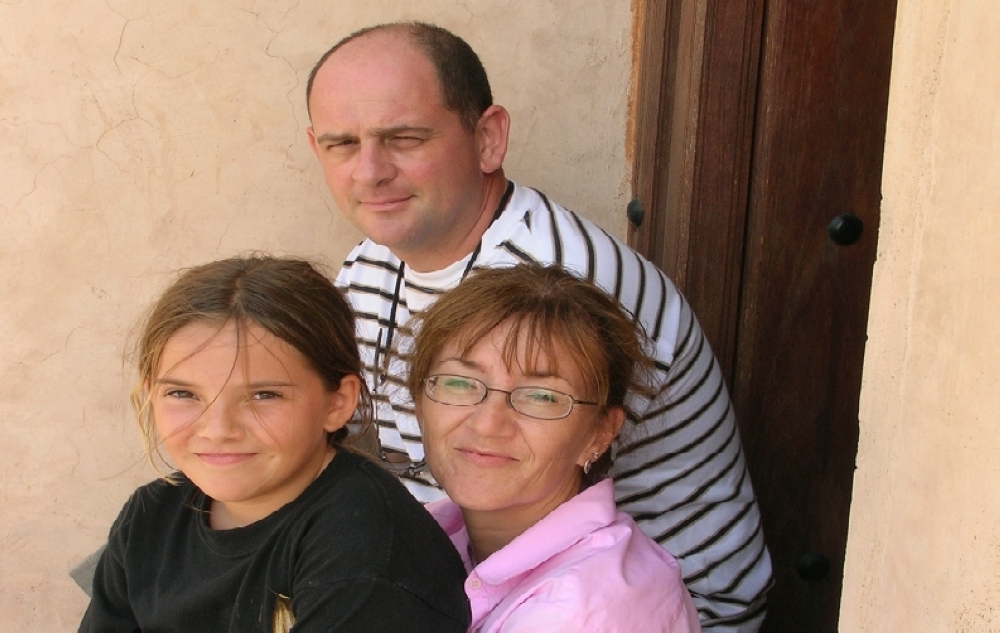 Ulrike Lemmin-Woolfrey with husband Ian and daughter Christina