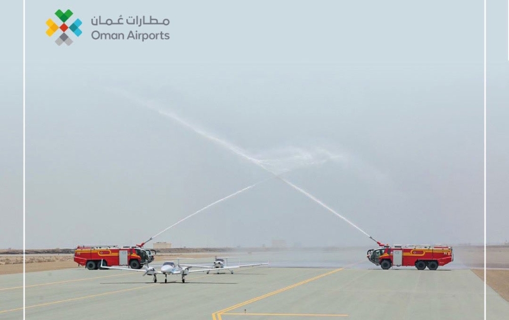 18-First-two-trainer-planes-arrive-at-Oman-Aviation-Academy-(2)