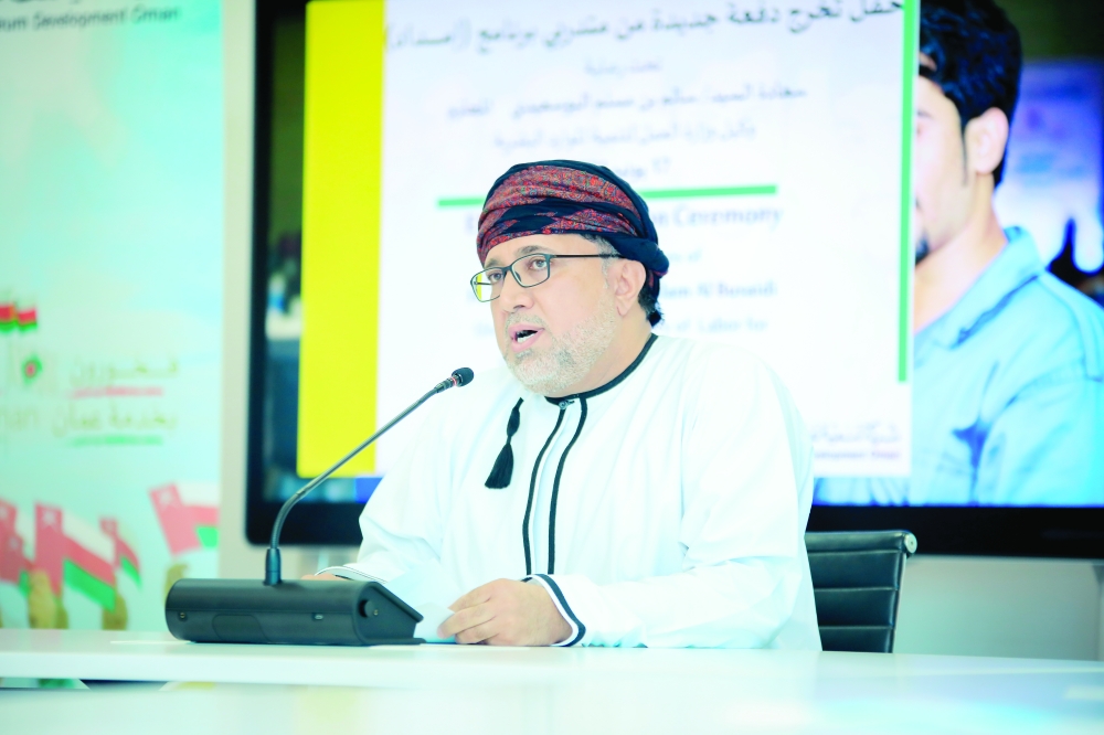 شركة-تنمية-نفط-عُمان-تحتفل-بتخرج-200-شاب-عما2