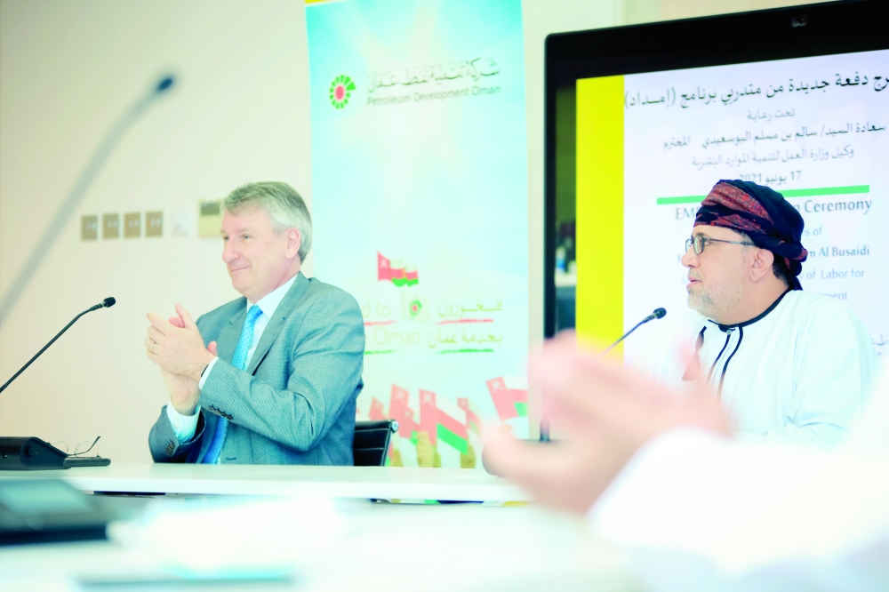 شركة-تنمية-نفط-عُمان-تحتفل-بتخرج-200-شاب-عما6 (1)