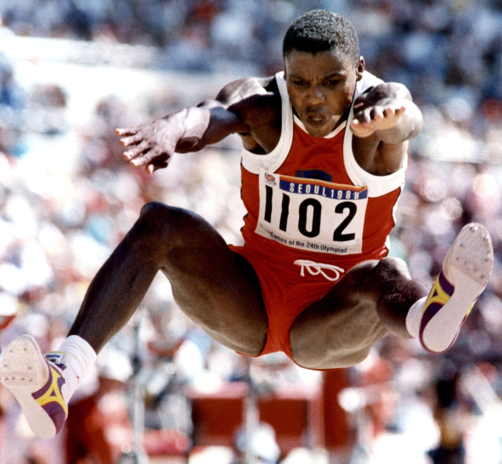 Carl Lewis 
