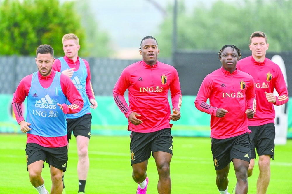Belgium national football team's players (LtoR) Eden Hazard, Kevin De Bruyne, Michy Batshuayi, Jeremy Doku and Hans Vanaken attend a training session. -- AFP