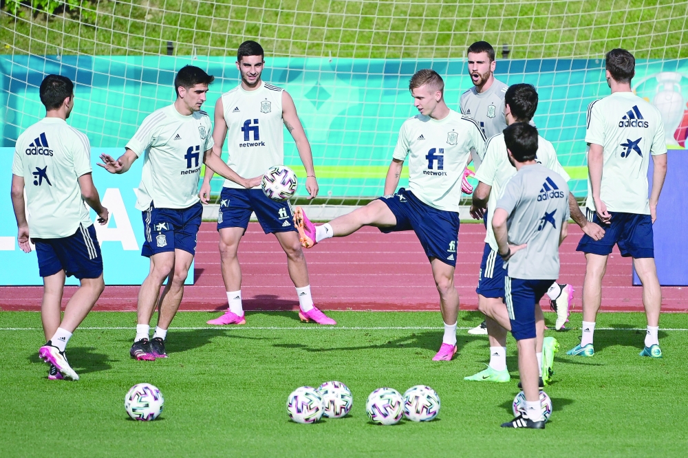 Spain's players take part in a training session at the Ciudad del Futbol in Las Rozas near Madrid on July 3, 2021 during the UEFA EURO 2020 football competition. / AFP / JAVIER SORIANO

