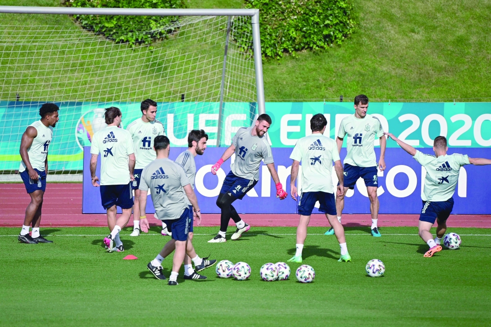 Spain's players take part in a training session at the Ciudad del Futbol in Las Rozas near Madrid on July 3, 2021 during the UEFA EURO 2020 football competition. / AFP / JAVIER SORIANO

