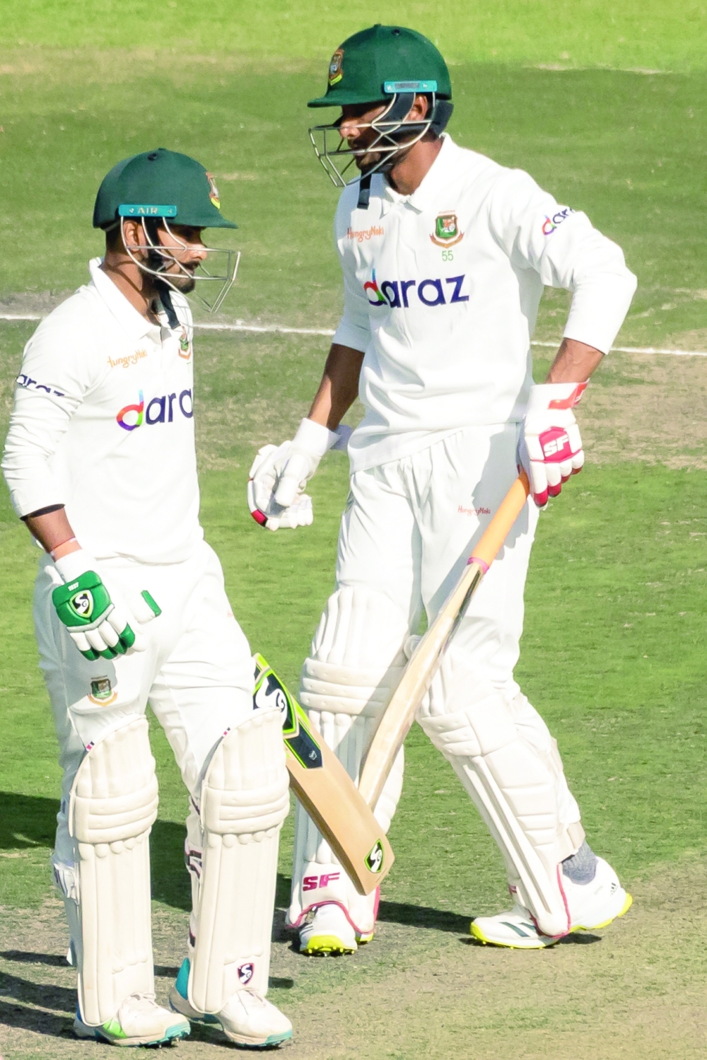 Bangladesh's Liton Das (L) and Mahmudullah during play in Harare. -- AFP