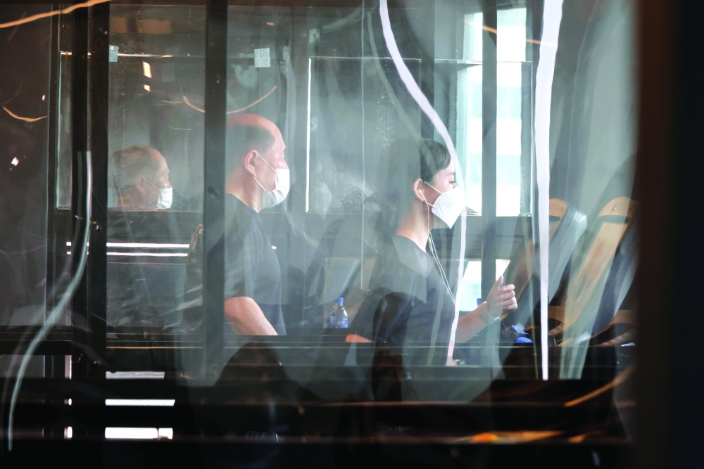 Gym members use the treadmill amid the coronavirus disease pandemic at a fitness club in Seoul. -- Reuters