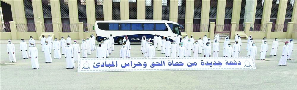 أكاديمية-السلطان-قابوس-لعلوم-الشرطة-تستقبل-دفعة-جديدة-من-الضباط-المرشحين-التخصصيين-الجامعيين
