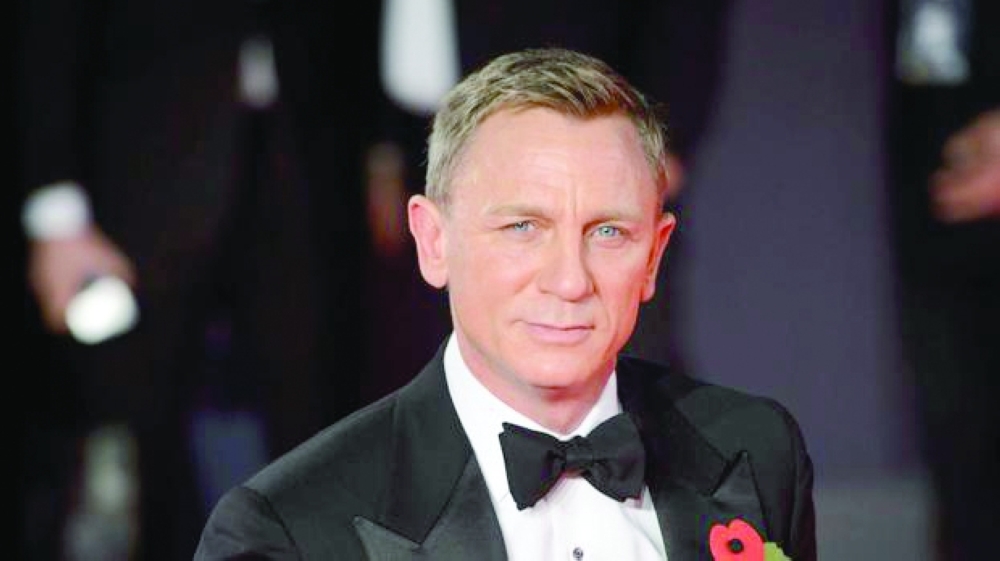 Daniel Craig as 007