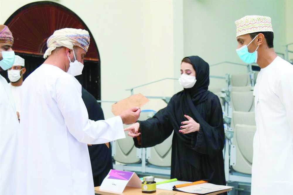 عرض-منتجات-احدى-الشركات-الطلابية-المشاركة١