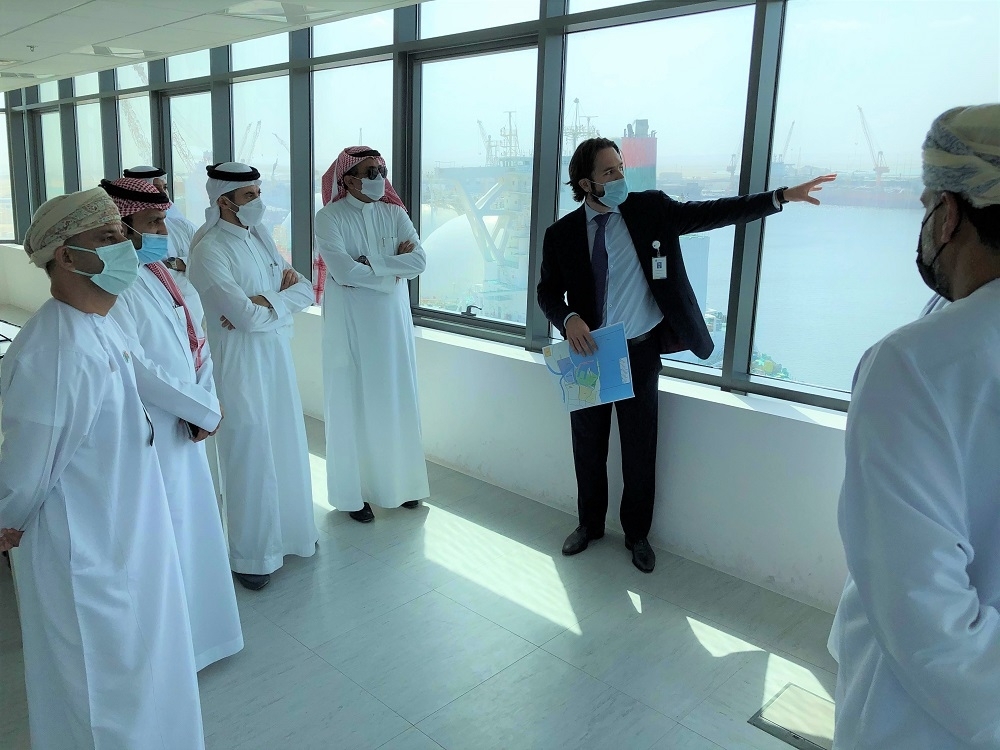 من برج ميناء الدقم