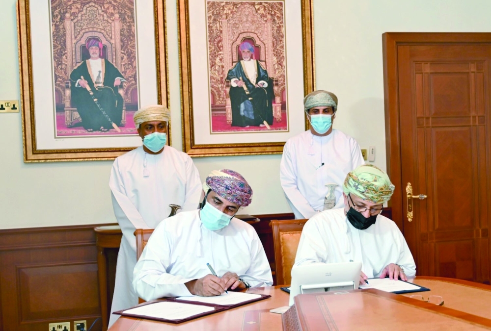 جانب من توقيع الاتفاقية بين مجموعة عمران ووزارة التراث والسياحة