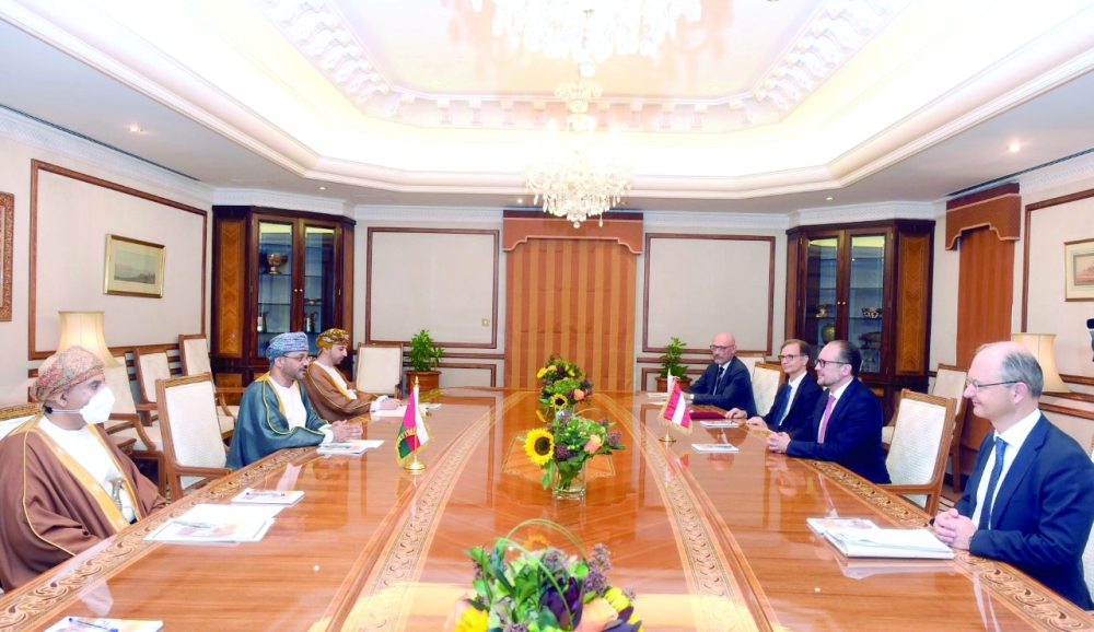 8d7242d0-ac48-4fda-aa28-a7f6cb9183df