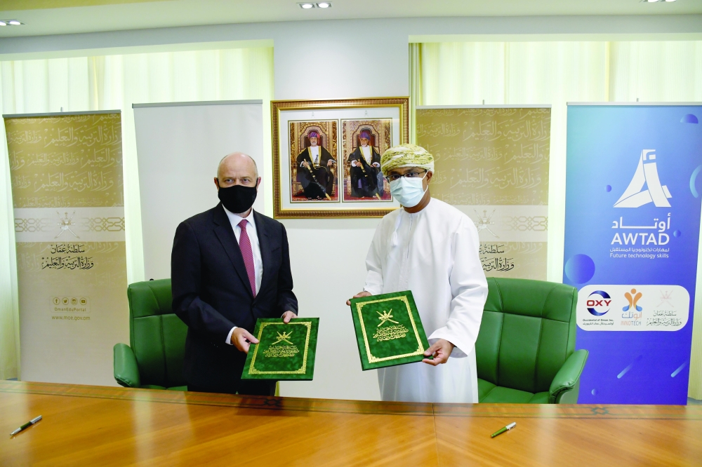 Majid al Bahri, Under-Secretary for Administrative and Financial Affairs, signed the agreement with Stephen Kelly, President and General Manager of Occidental Oman after signing the agreement on Tuesday.