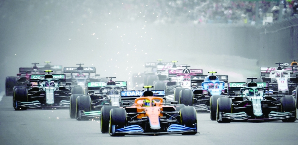 Drivers take the start of the Formula One Russian Grand Prix at the Sochi Autodrom circuit in Sochi on September 26. -- AFP 