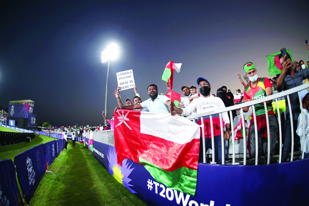 Oman-Bang crowd. -- Faisal al Balushi