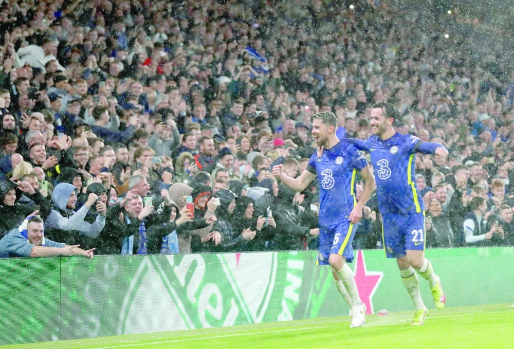 Soccer Football - Champions League - Group H - Chelsea v Malmo FF - Stamford Bridge, London, Britain - October 20, 2021 Chelsea's Jorginho celebrates scoring their fourth goal with Ben Chilwell Action Images via Reuters/Matthew Childs
