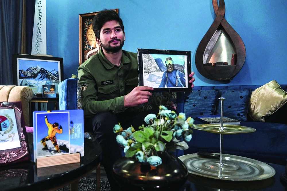 Pakistan teen climber confronts history on K2 summit - Vimarsana News