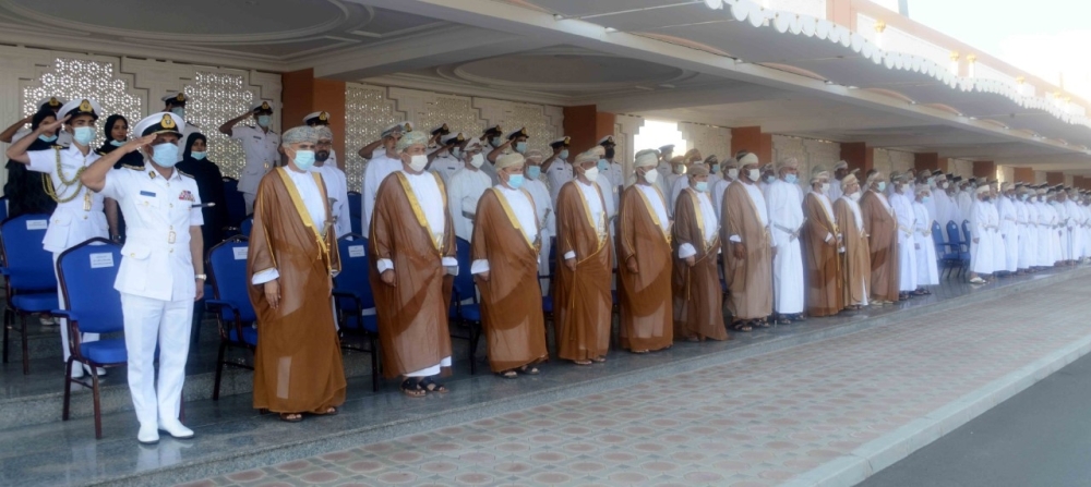 البحرية-السلطانية-العمانيةتحتفل-بيومي-القوات-المسلحة-والمتقاعدين7