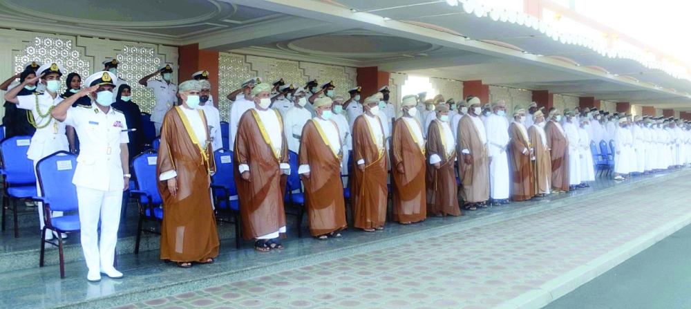 البحرية-السلطانية-العمانيةتحتفل-بيومي-القوات-المسلحة-والمتقاعدين7