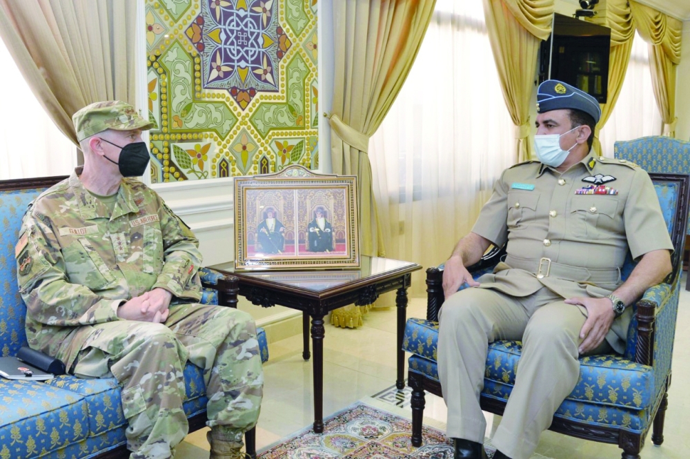 RAFO Commander Receives US Military Official