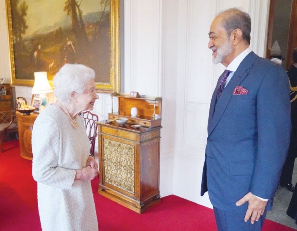 His Majesty meets Queen Elizabeth II - 