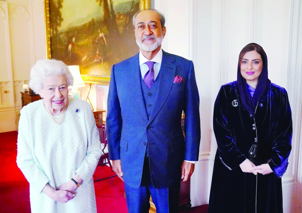 During the visit, His Majesty the Sultan met with Queen Elizabeth II of Great Britain and Northern Ireland, Head of the Commonwealth, in addition to a number of senior UK o