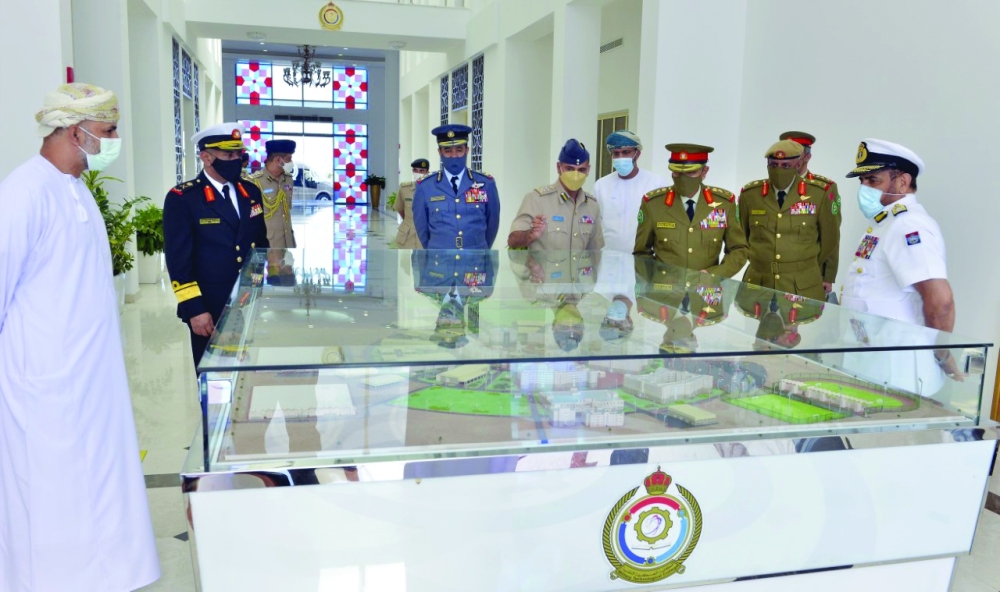 Chief of Bahrain Defense Force Visits Military Technological College 2
