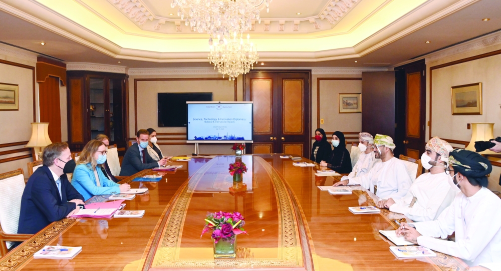 يستقبل-معالي-السيد-وزير-الخارجية-الوزيرة-الاتحادية-للشؤون-الرقمية-الاقتصادية-بجمهورية-النمسا-١٩-١-٢٠٢٢