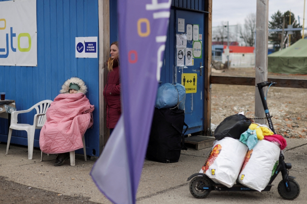 Refugees fleeing Russia's invasion of Ukraine arrive in Vysne Nemecke
