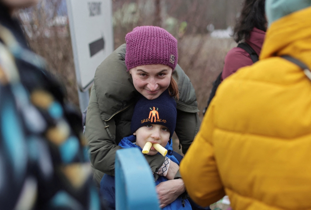 Refugees fleeing Russia's invasion of Ukraine arrive in Vysne Nemecke