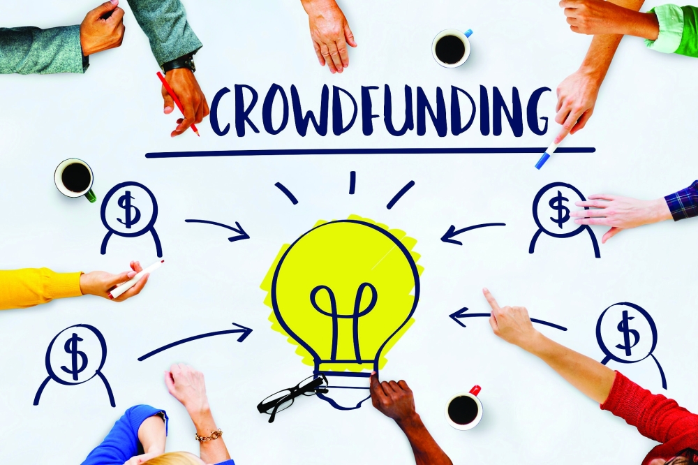 03-crowdfunding-for-business-pros-and-cons_bg