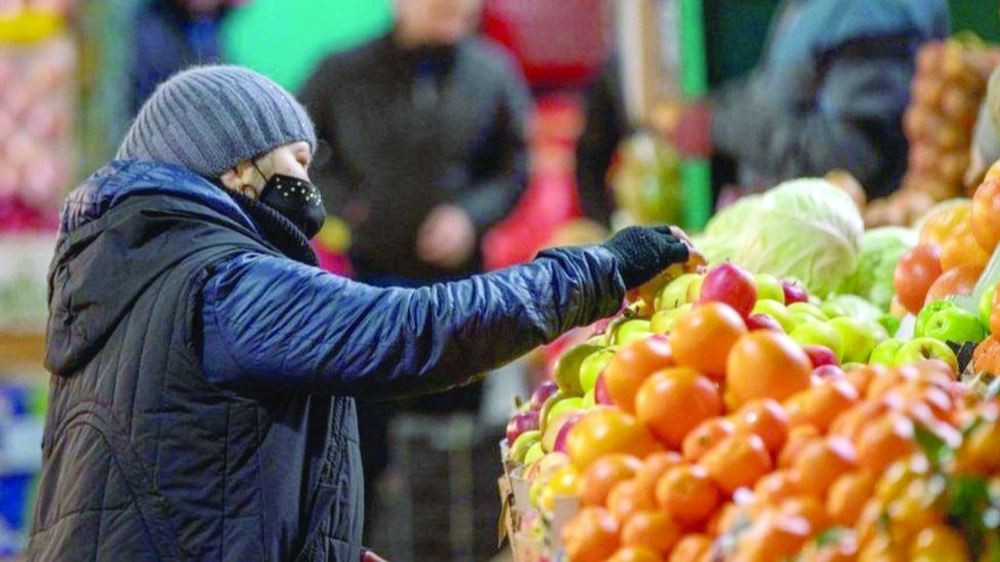 War and inflation threaten world economy