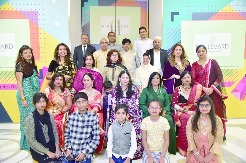 Muscat poets hold online, offline fashion show