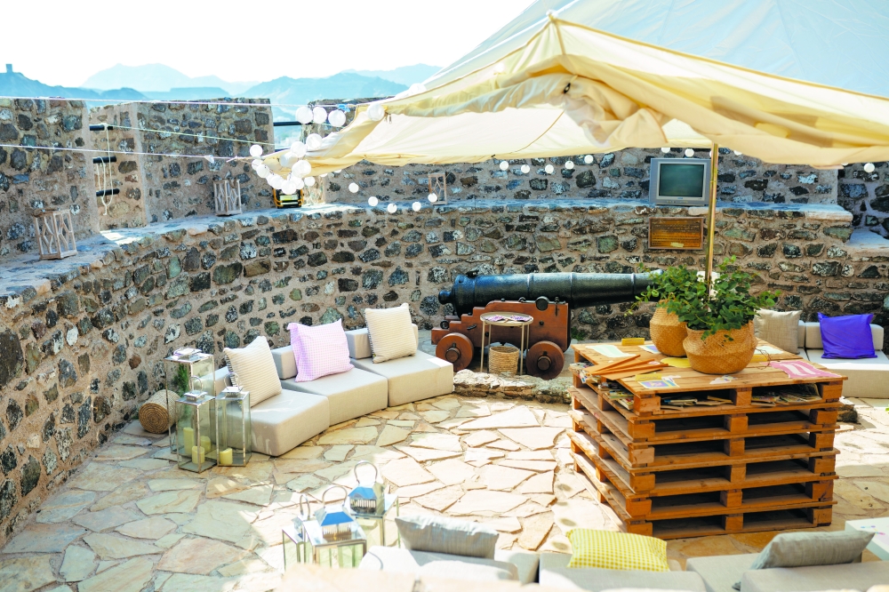 Tent setup at _Ahlam El Asr_ by Teepee Oman. Image by Burari Alkishri