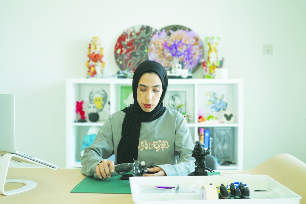Omani artist Majeda Alhinai. Image courtesy of Majeda Alhinai. Option 1