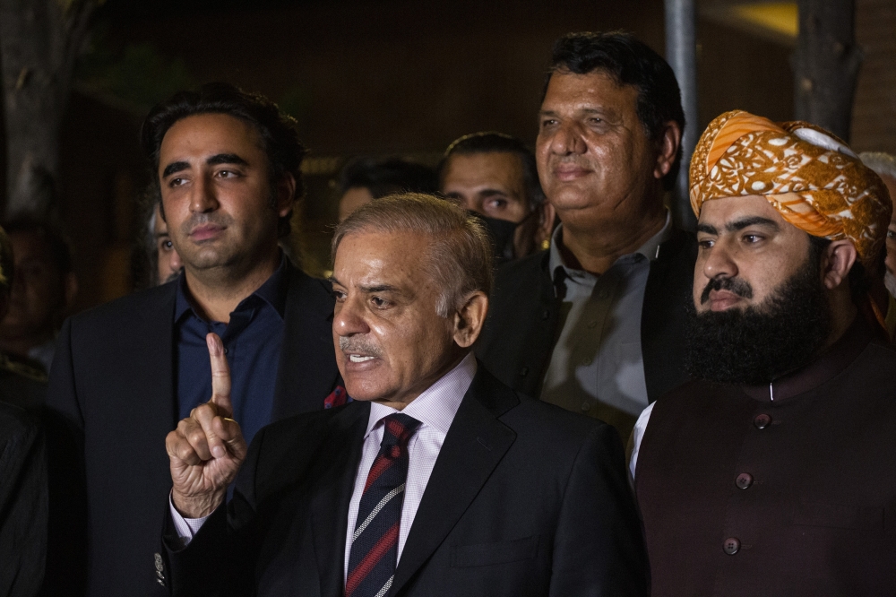 The opposition leader Shehbaz Sharif speaks at a press conference after Pakistans Supreme Court on Thursday overturned Prime Minister Imran Khans move to dissolve Parliament, in Islamabad, Pakistan, April 7, 2022. (Saiyna Bashir/The New York Times)