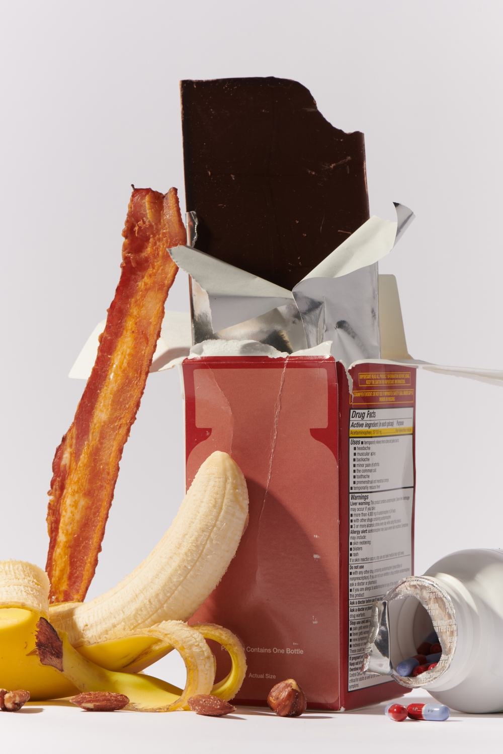 Experts say we may be thinking about food triggers for migraines and other kinds of headaches the wrong way. (Aileen Son/The New York Times)