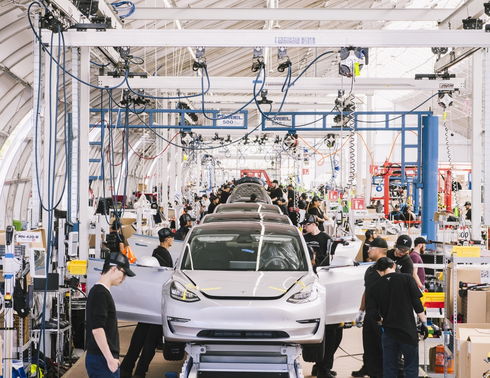 The assembly line at Teslas factory in Fremont, Calif., June 28, 2018. (Justin Kaneps/The New York Times)
