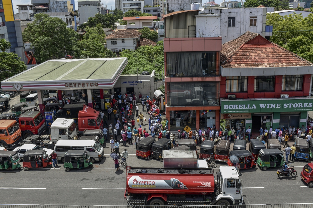 People line up for fuel in Colombo, Sri Lanka, on Tuesday, May 17, 2022. (Atul Loke/The New York Times)