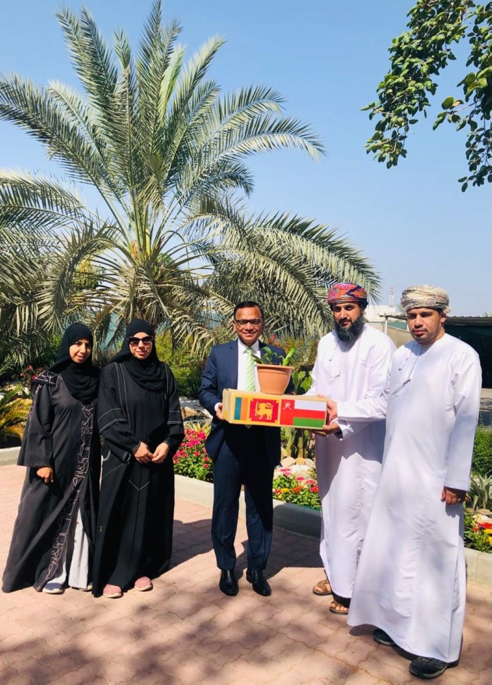Sri Lankan Ambassador donates Ornamental Plants to the Royal Garden’s Central Plant Nursery of Oman