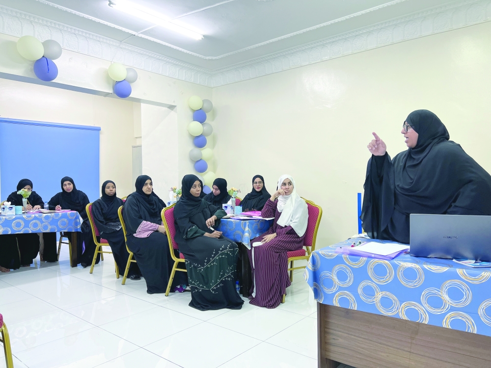 حلقة تصحيح تلاوة القرآن الكريم لمعلمات التعليم المبكر (11)