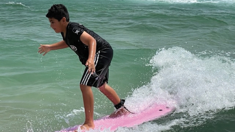 kids-surfing-ras-al-hadd