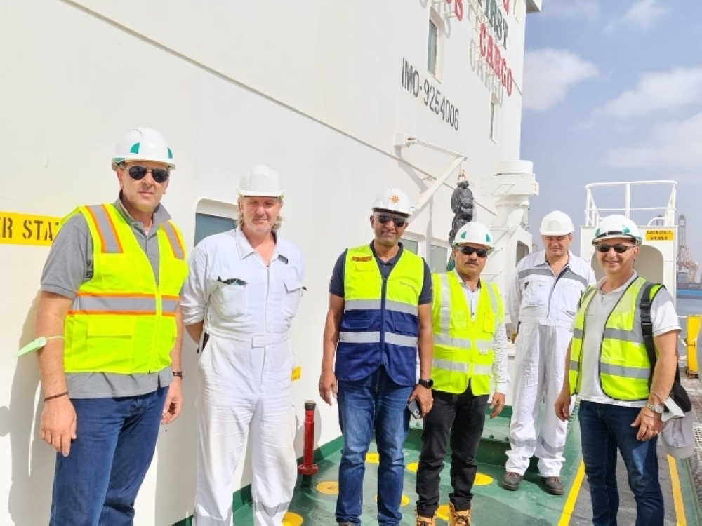 FECO and Port of Salalah officials inaugurating the first voyage of the bunkering barge Sea Dweller
