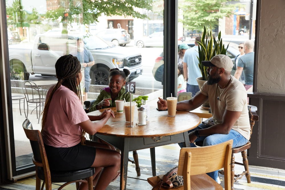 Customers at Dotties Coffee Lounge in Pittsfield, Mass., July 28, 2022. (Tara Donne/The New York Times)