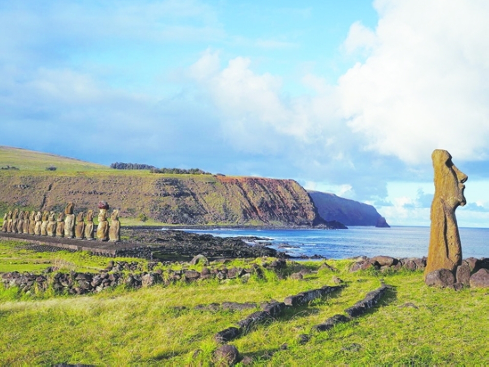 CHILE-HEALTH-VIRUS-TOURISM
View of Moais -- stone statues of the Rapa Nui culture -- in Easter Island, 3700 km off the Chilean coast in the Pacific Ocean, on August 5, 2022.
