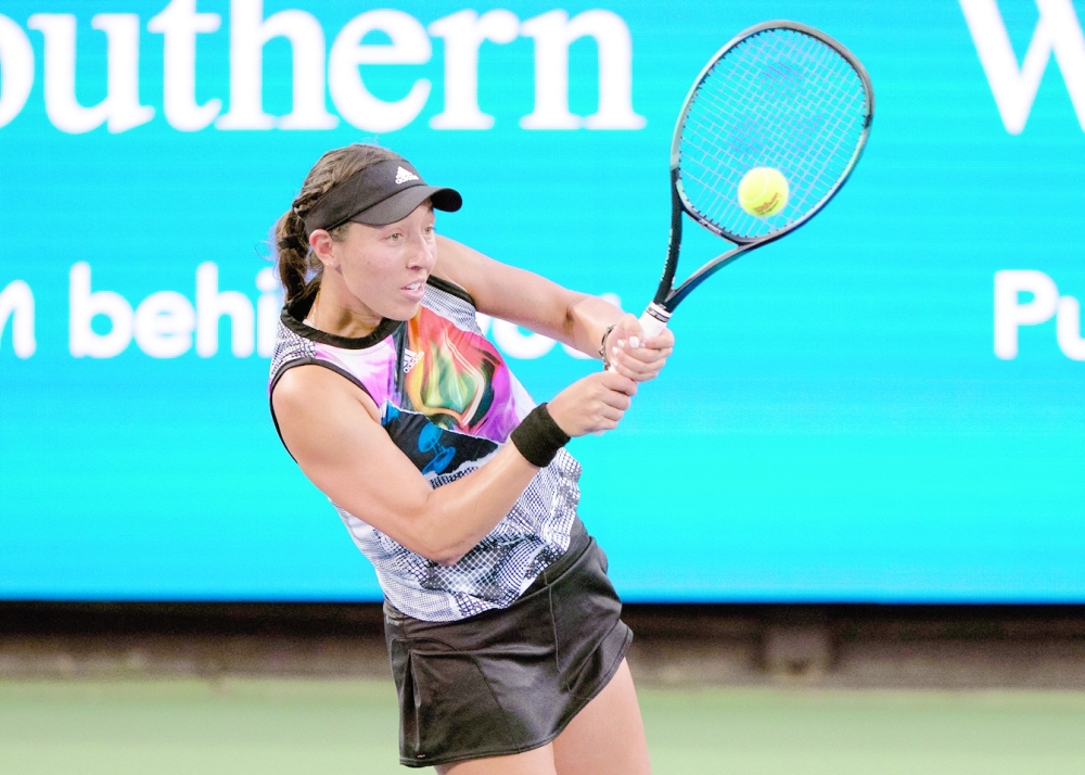 Jessica Pegula (USA) returns a shot during her match against Emma Raducanu (GBR) at the Western & Southern Open at the at the Lindner Family Tennis Center. -- USA TODAY Sports