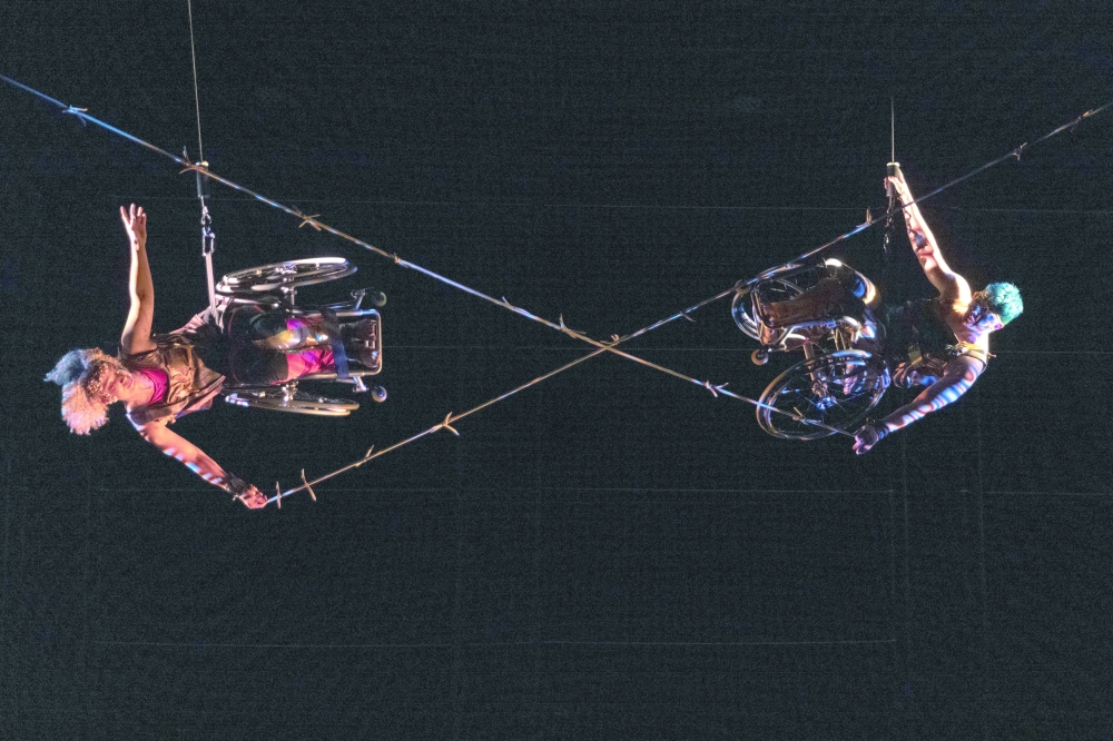 Laurel Lawson, right, and Alice Sheppard in Kinetic Light's "Wired" at the Shed in New York, Aug. 25, 2022.  (Jeenah Moon/The New York Times) 