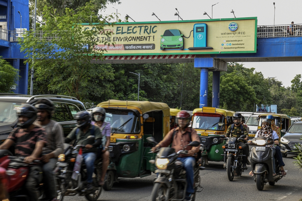 A New Delhi street, where transportation consists mostly of two- and three-wheeled vehicles, Aug. 27, 2022. (Atul Loke/The New York Times)