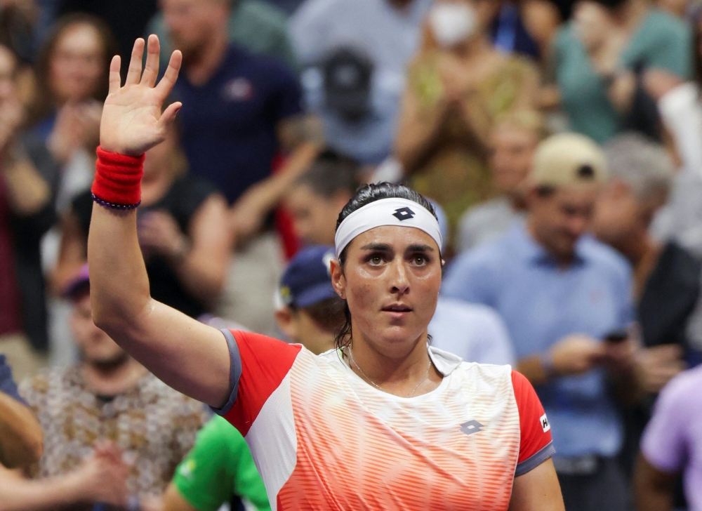 Tunisia's Ons Jabeur celebrates defeating Australia's Ajla Tomljanovic in their 2022 US Open Tennis tournament women's singles quarter-final match against at the USTA Billie Jean King National Tennis Center in New York on September 6, 2022. ALTERNATIVE CROP
 (Photo by KENA BETANCUR / AFP) / ALTERNATIVE CROP

